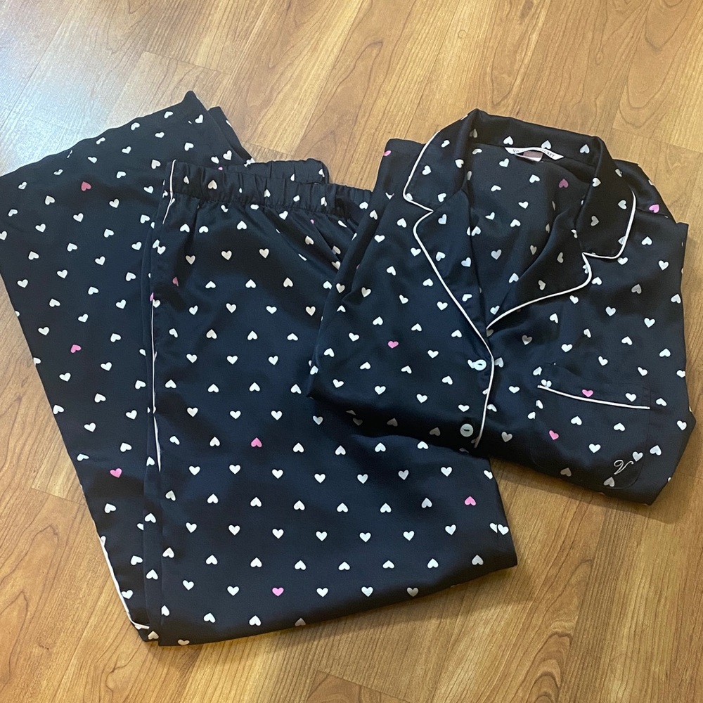 VICTORIA’S SECRET Black Heart Print Pajama Set M